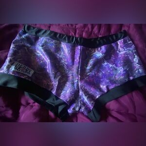 Derby Kiss booty shorts, size large NWOT
